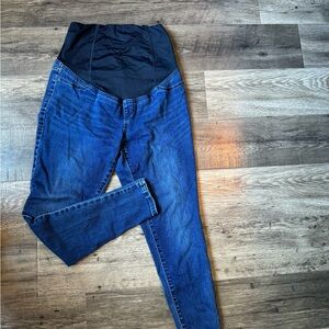 Maternity jeggings size 4